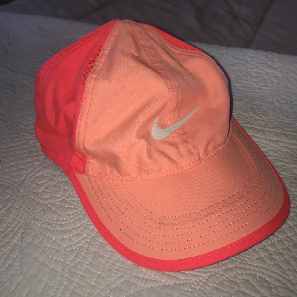 Nike Featherlight Dri-fit hat